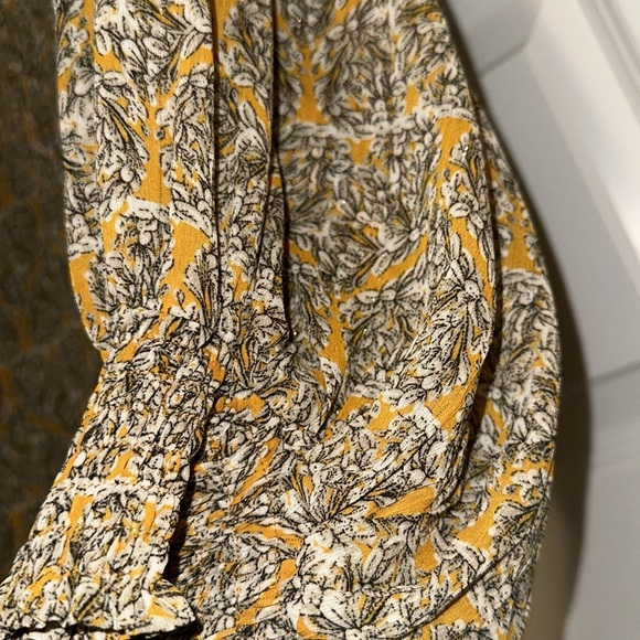 Nwt button down top - LARGE - Picture 7 of 7